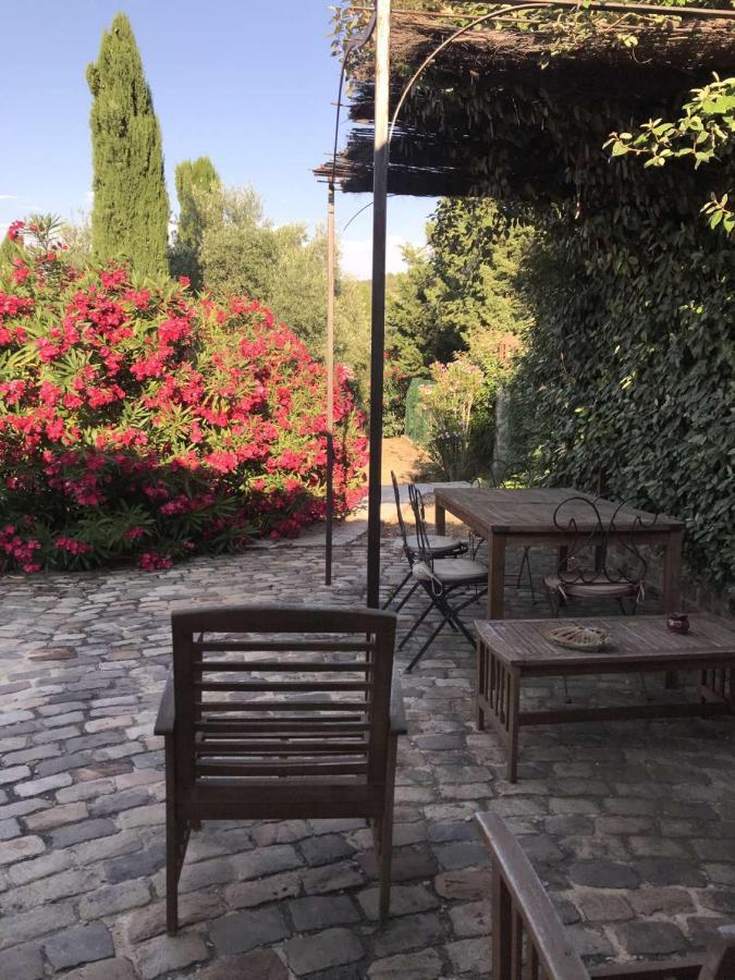Le Mazet De La Dame Bed and Breakfast Barbentane Εξωτερικό φωτογραφία