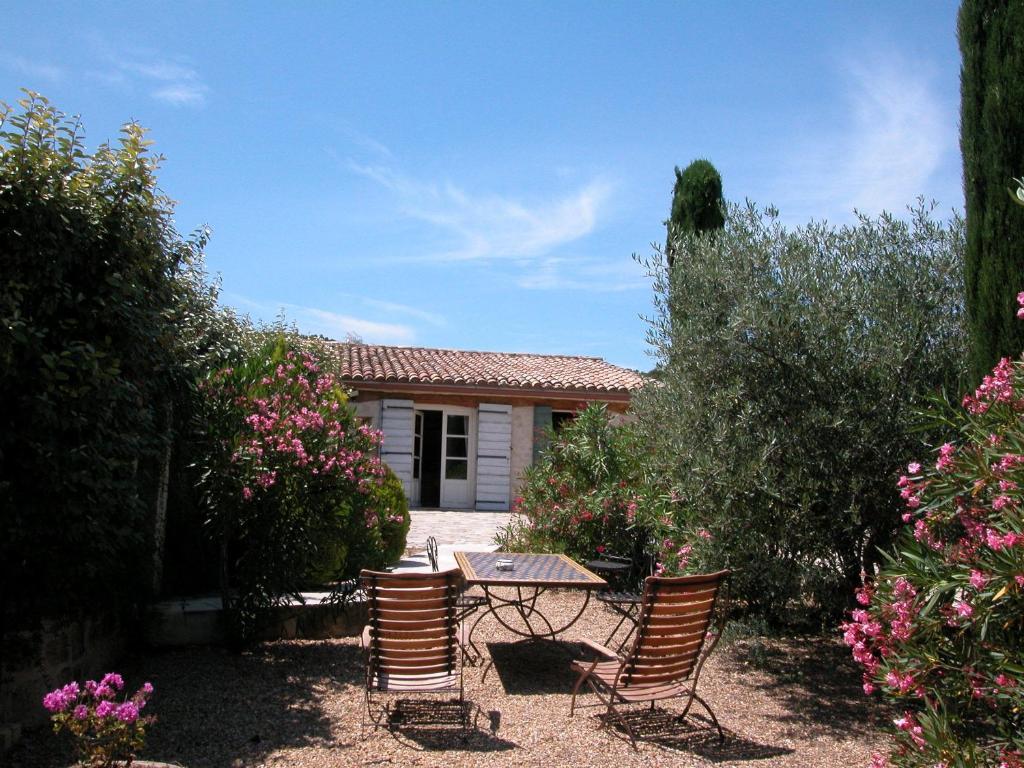Le Mazet De La Dame Bed and Breakfast Barbentane Δωμάτιο φωτογραφία
