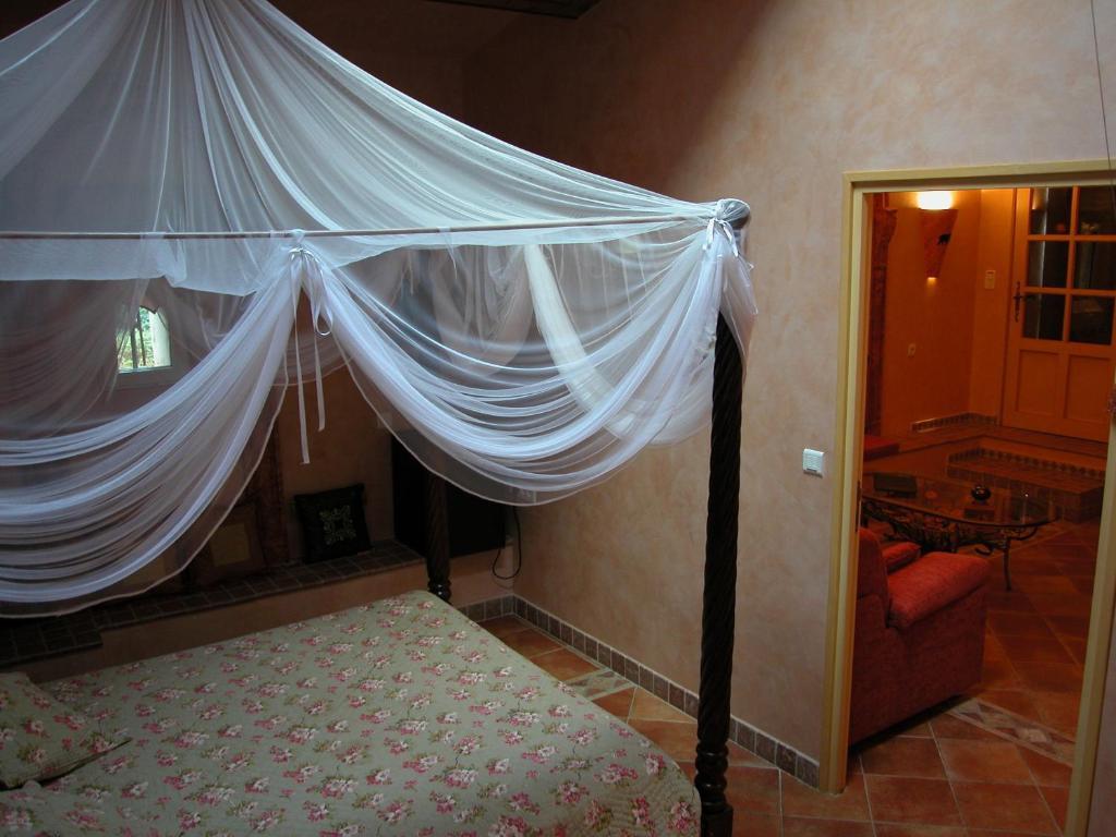 Le Mazet De La Dame Bed and Breakfast Barbentane Δωμάτιο φωτογραφία